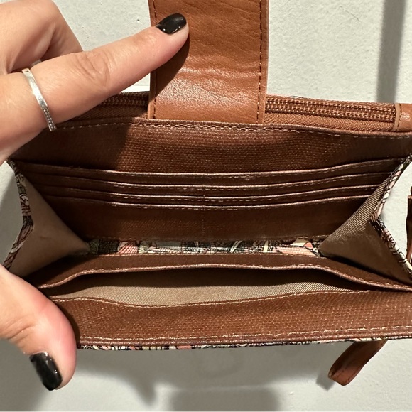 Sakroots Crossbody Wristlet Clutch - Picture 8 of 15